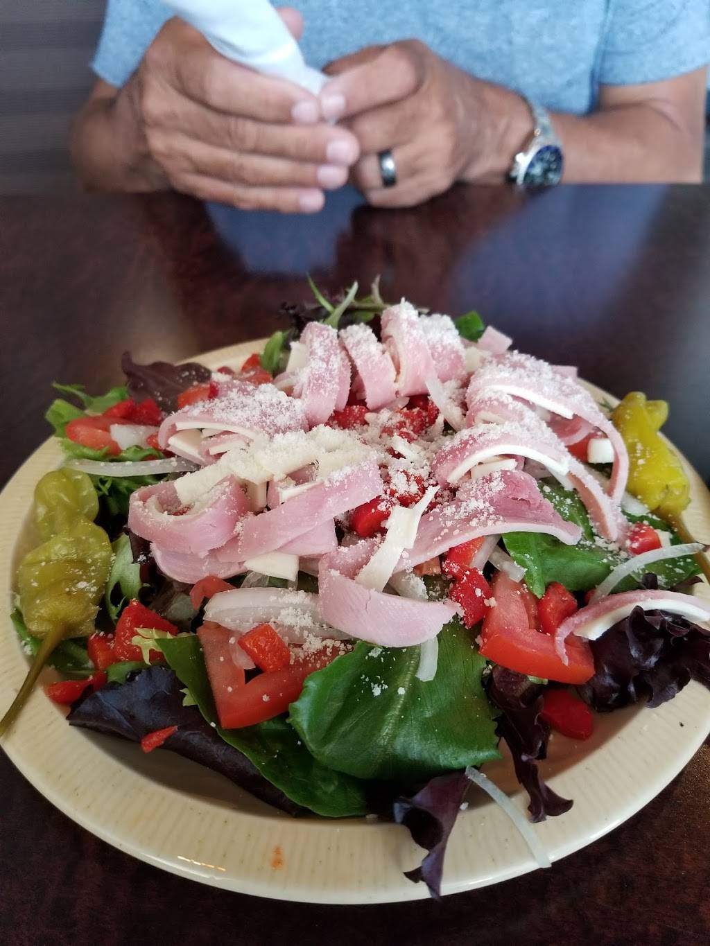 Aldos New York Pizza | restaurant | 2551 Drew St #201, Clearwater, FL 33765, USA | 7272103343 OR +1 727-210-3343