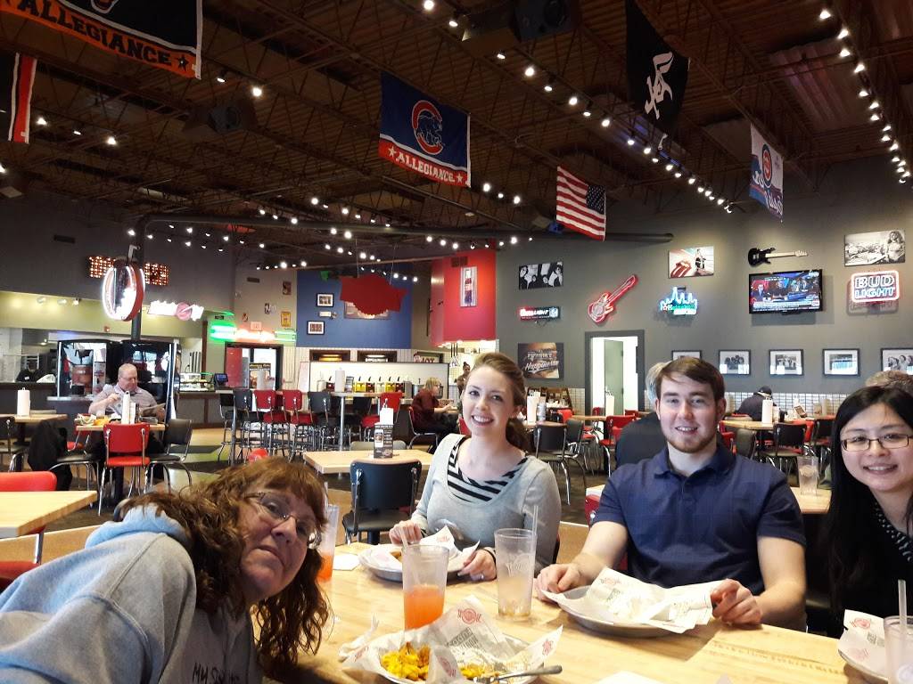 Fuddruckers | restaurant | 300 Town Center Rd, Matteson, IL 60443, USA | 7087477763 OR +1 708-747-7763