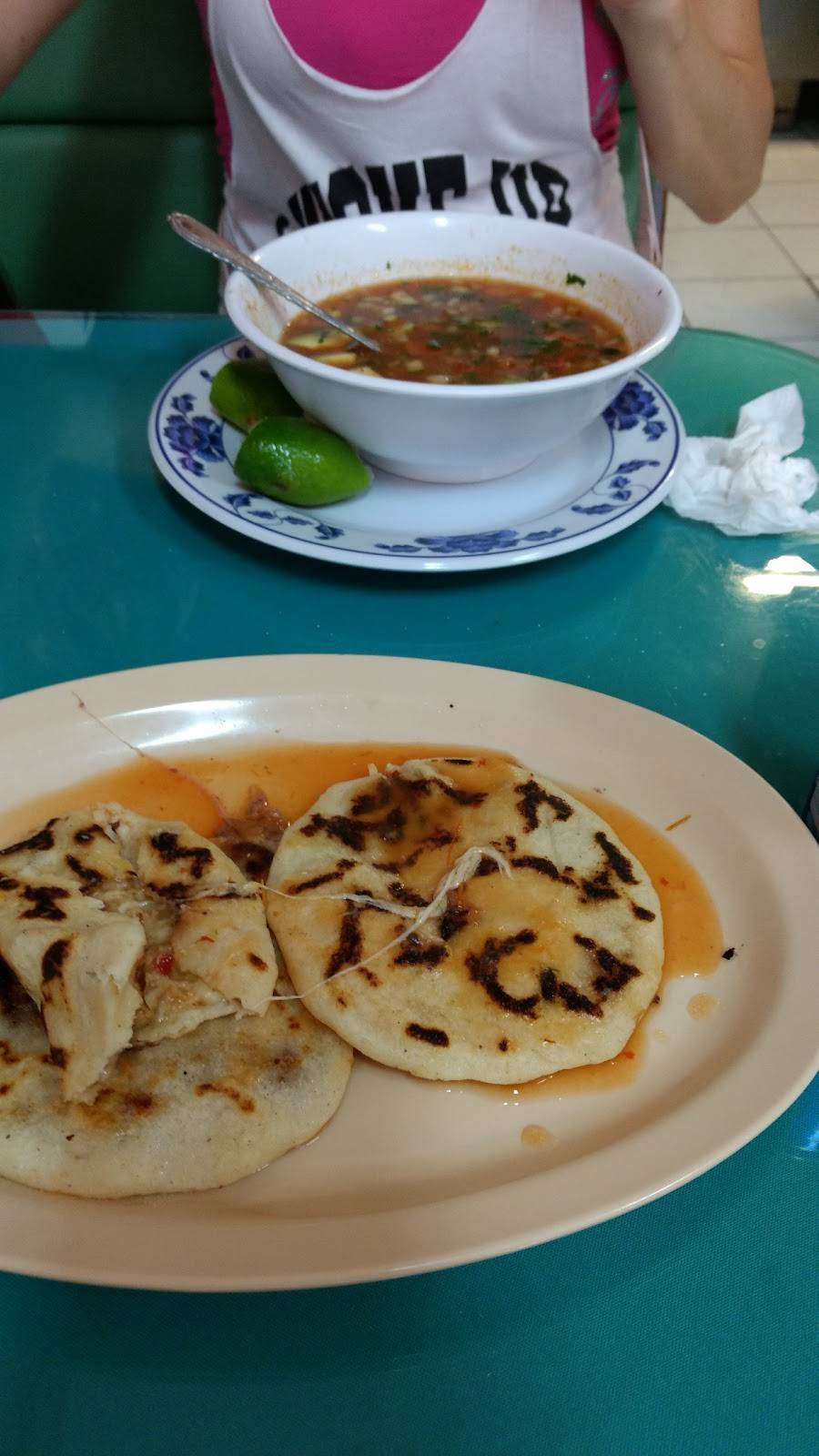 Restaurante y Pupuseria Azucena | restaurant | 2621 Saturn Ave, Huntington Park, CA 90255, USA | 3235810661 OR +1 323-581-0661