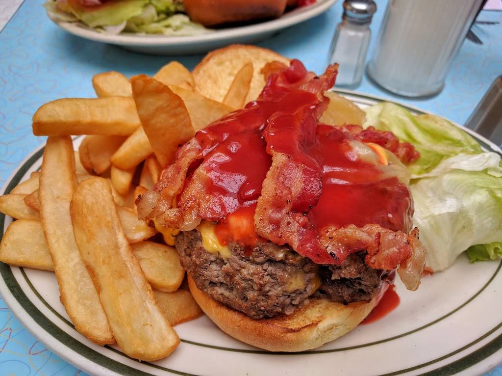 Jackson Hole | restaurant | 69-35 Astoria Blvd N, East Elmhurst, NY 11370, USA | 7182047070 OR +1 718-204-7070