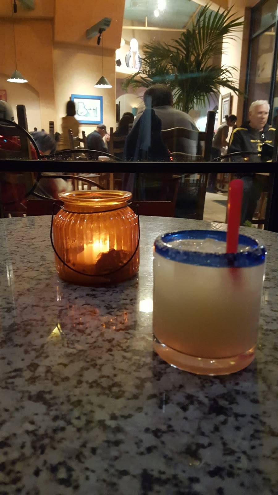 Oakshade Town Center | shopping mall | 2107-2151 Cowell Blvd, Davis, CA 95618, USA | 9252791800 OR +1 925-279-1800