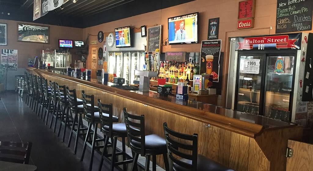 Fulton Street Pub & Grill | night club | 801 Fulton St W, Grand Rapids, MI 49504, USA | 6164514243 OR +1 616-451-4243