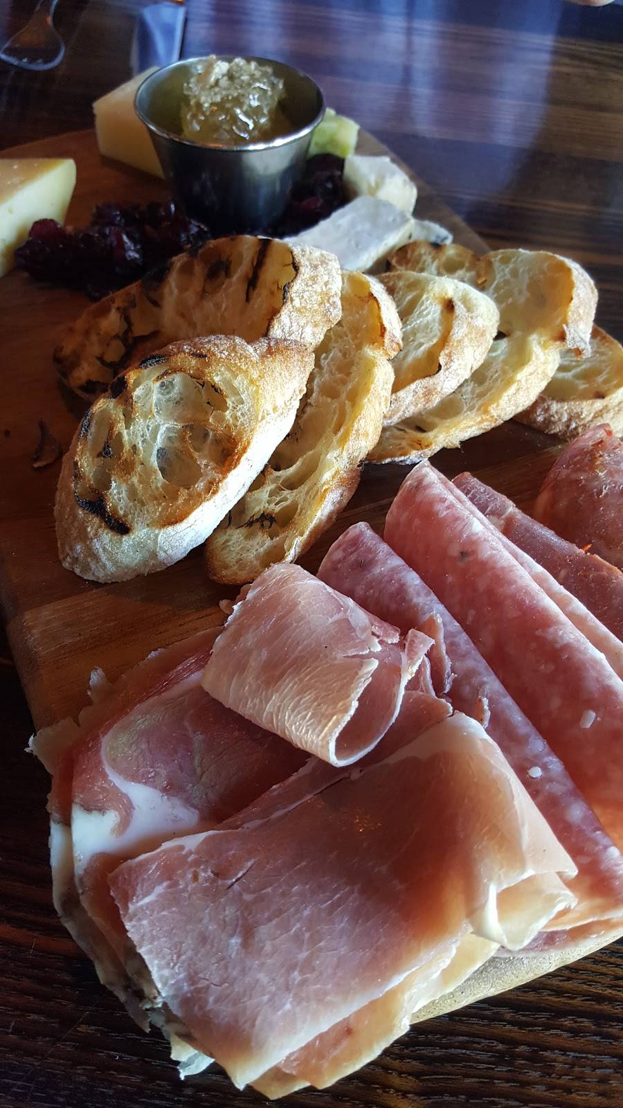 The Bungalow | night club | 2441 East Coast Hwy, Corona Del Mar, CA 92625, USA | 9496736585 OR +1 949-673-6585