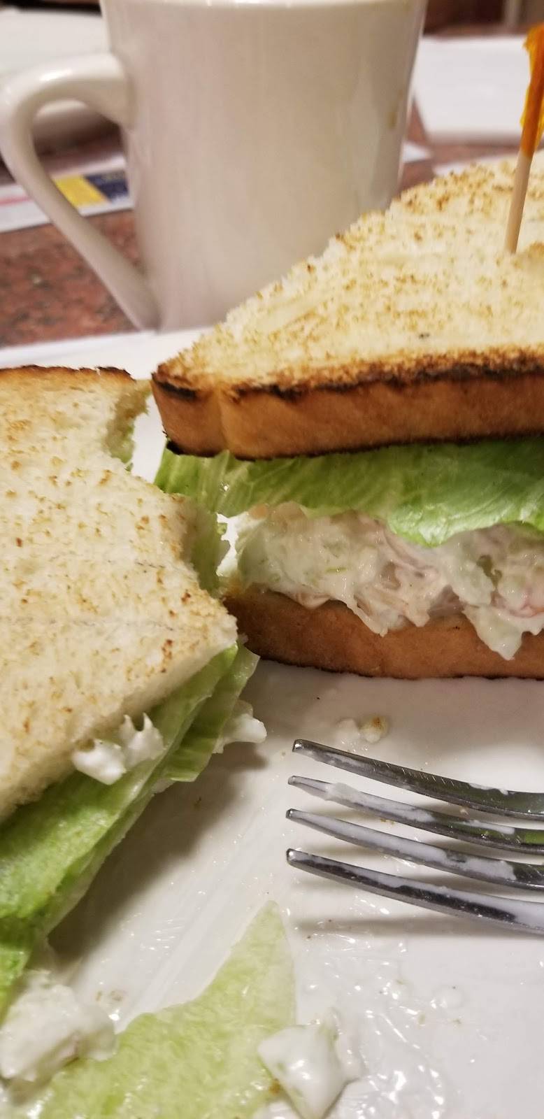 Holbrook Diner | restaurant | 980 Main St, Holbrook, NY 11741, USA | 6314717744 OR +1 631-471-7744