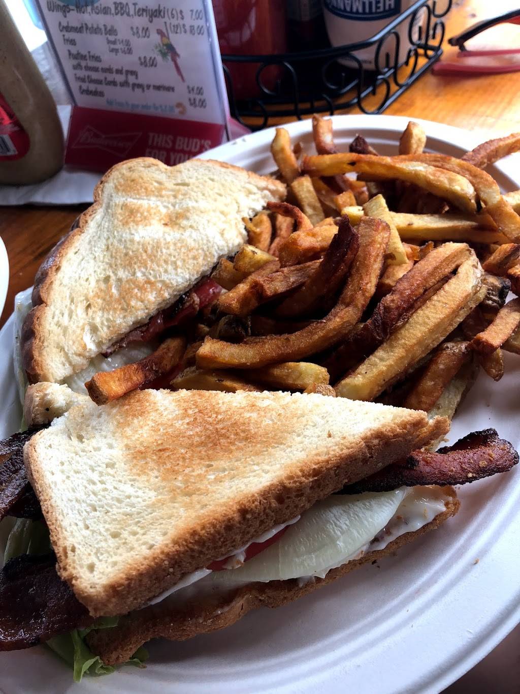 Two Heros Grill And Tiki Bar | restaurant | 2253 Pelots Point Rd, North Hero, VT 05474, USA | 8023723900 OR +1 802-372-3900