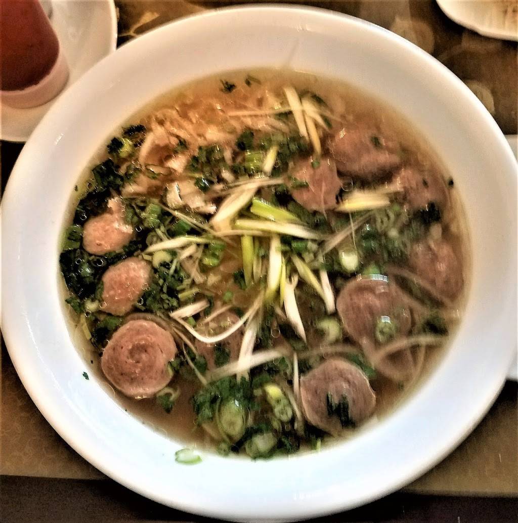 Pho & Beyond | restaurant | 47 Easton Rd, Willow Grove, PA 19090, USA | 2156593464 OR +1 215-659-3464