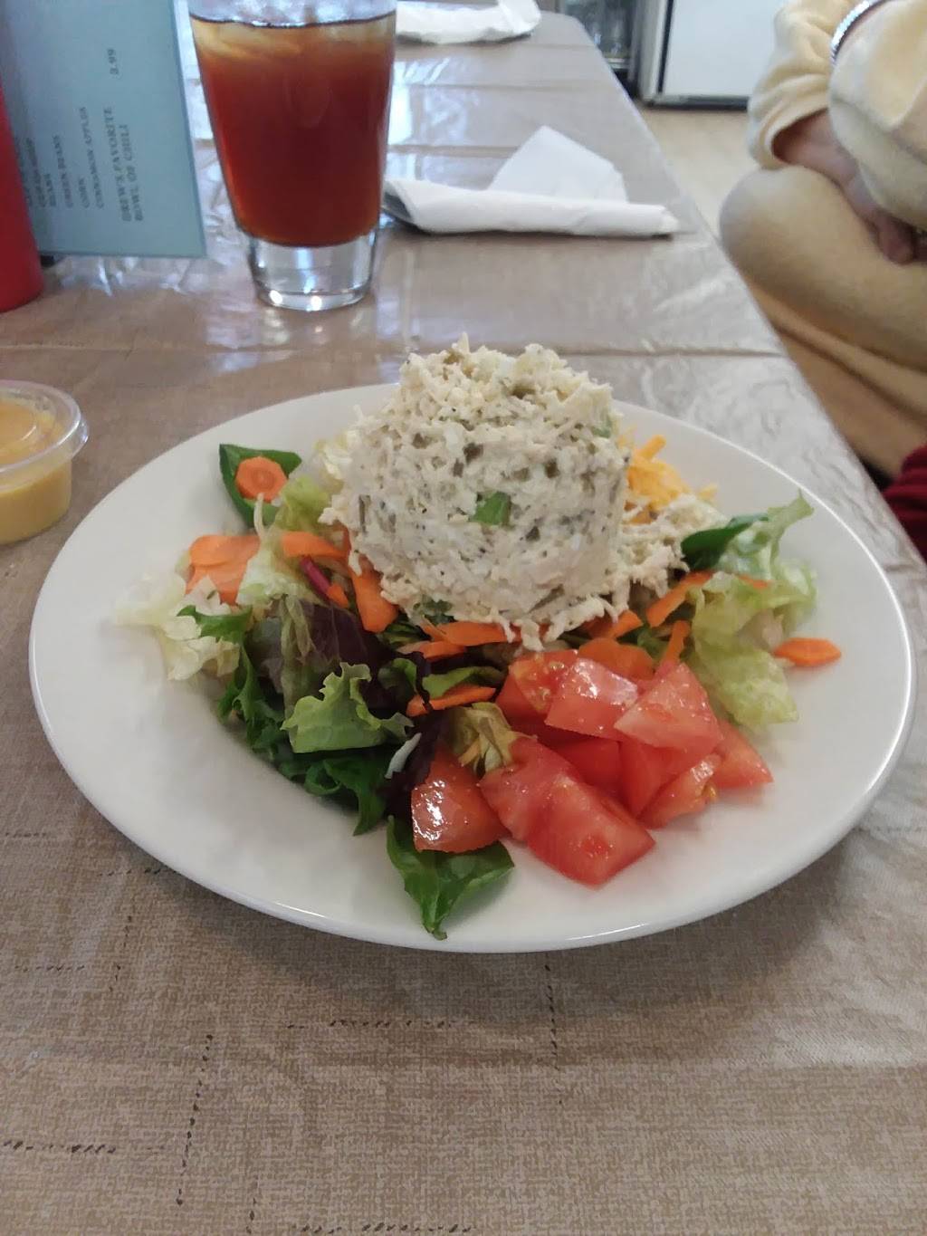 Drews on the River | restaurant | 1614 Main St, Surgoinsville, TN 37873, USA | 4232262929 OR +1 423-226-2929