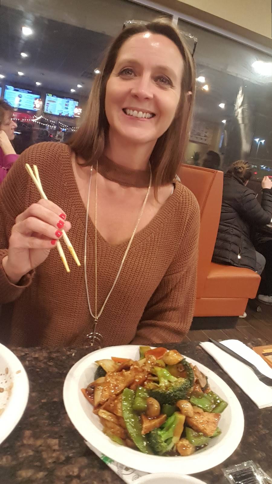 Happy House | restaurant | 201 E Main St, Lexington, OH 44904, USA | 4198843354 OR +1 419-884-3354