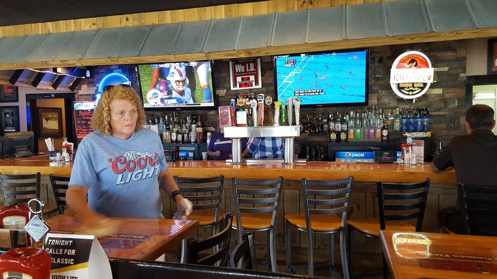 Cluckers | restaurant | 100 W Riverside Dr, Jeffersonville, IN 47130, USA | 8125903662 OR +1 812-590-3662