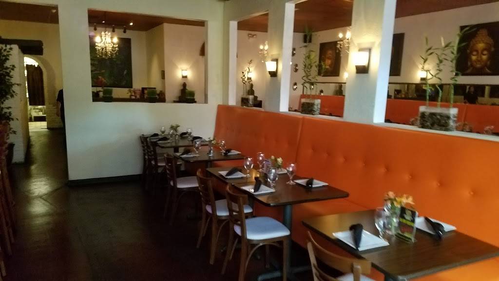 Si Lom Restaurant | restaurant | 3300 Oak Lawn Ave #110, Dallas, TX 75219, USA | 2147800983 OR +1 214-780-0983