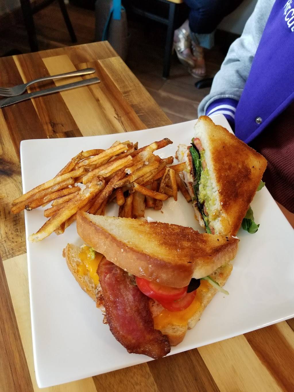 Birmingham Fig Tree | restaurant | 3160 Cahaba Heights Rd, Birmingham, AL 35243, USA | 2059696711 OR +1 205-969-6711