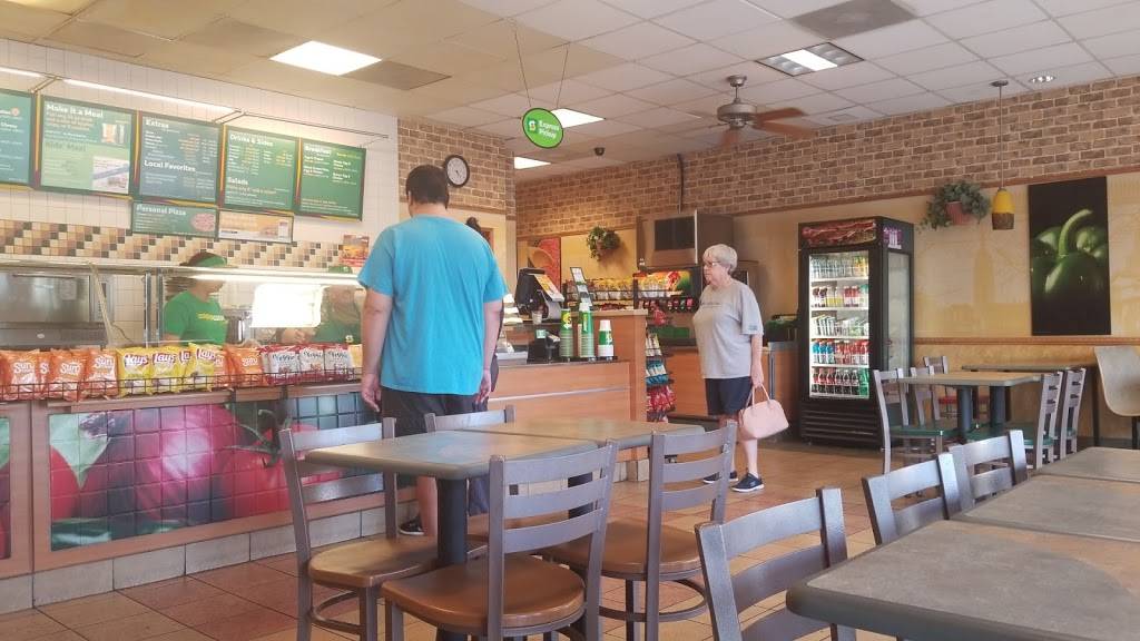 Subway | meal takeaway | 3108 E Gettysburg Ave Suite 102, Fresno, CA 93726, USA | 5592226180 OR +1 559-222-6180