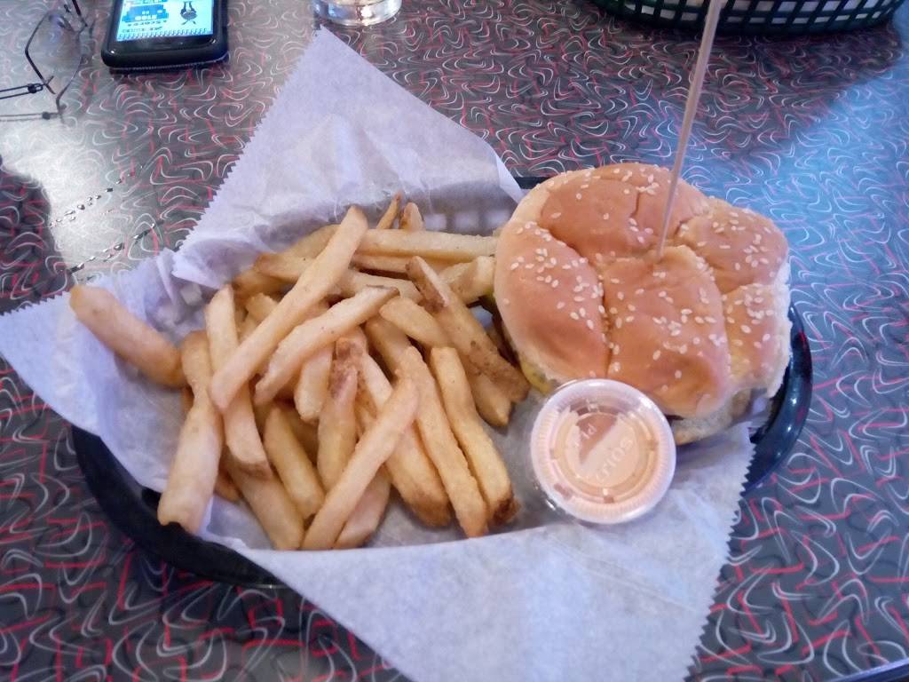 Novelty Burger & Bar | restaurant | 214 Market St, Newark, NJ 07102, USA | 9734335000 OR +1 973-433-5000