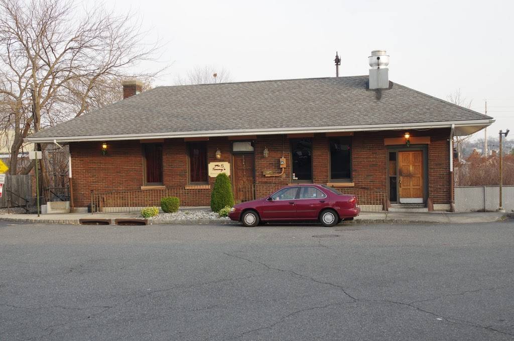 Me & Tommys Restaurant & Bar | restaurant | 4 Essex St, Belleville, NJ 07109, USA | 9733027408 OR +1 973-302-7408
