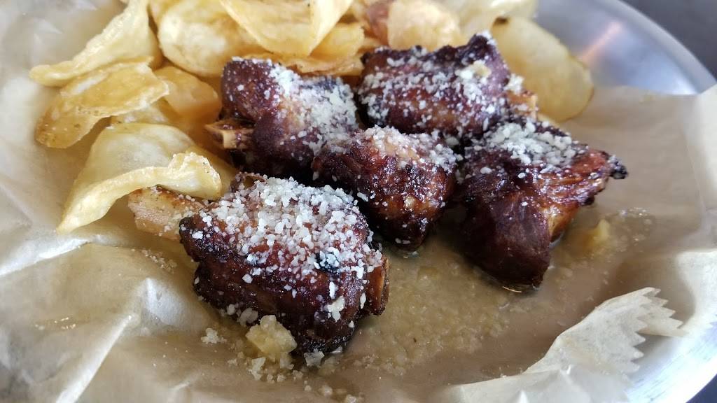 Docs Grey Horse Saloon & Eatery | restaurant | 5440 S Narragansett Ave, Chicago, IL 60638, USA | 7734247720 OR +1 773-424-7720