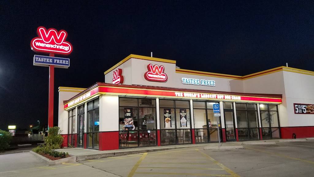Wienerschnitzel | restaurant | 4221 S Alameda St, Corpus Christi, TX 78412, USA | 3619912323 OR +1 361-991-2323