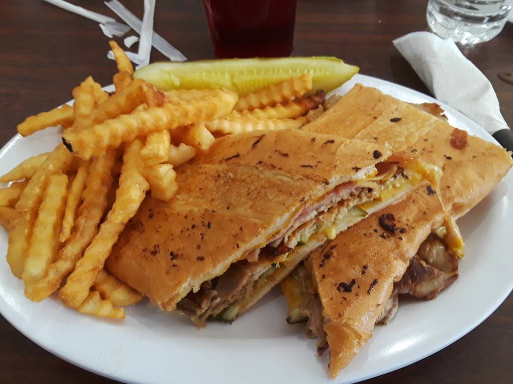 Southern Charm Cafe | restaurant | 8501 Astronaut Blvd, Port Canaveral Astronaut Blvd, Port Canaveral, FL 32920, USA | 3216133800 OR +1 321-613-3800