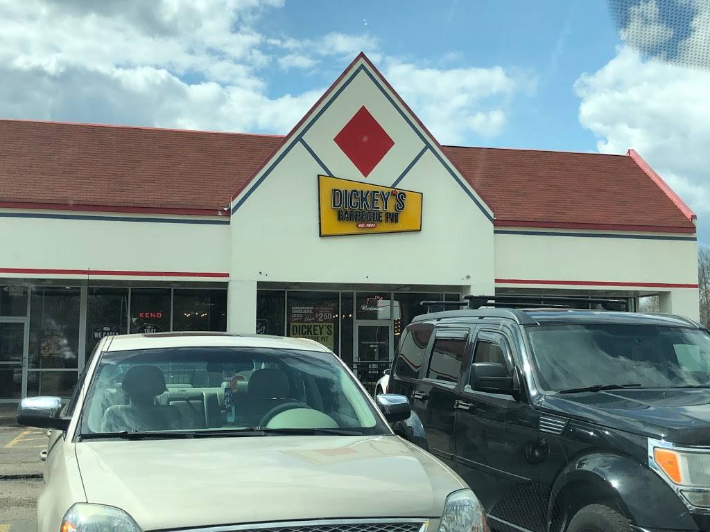 Dickeys Barbecue Pit | restaurant | 1081 N 21st St, Newark, OH 43055, USA | 7409156331 OR +1 740-915-6331