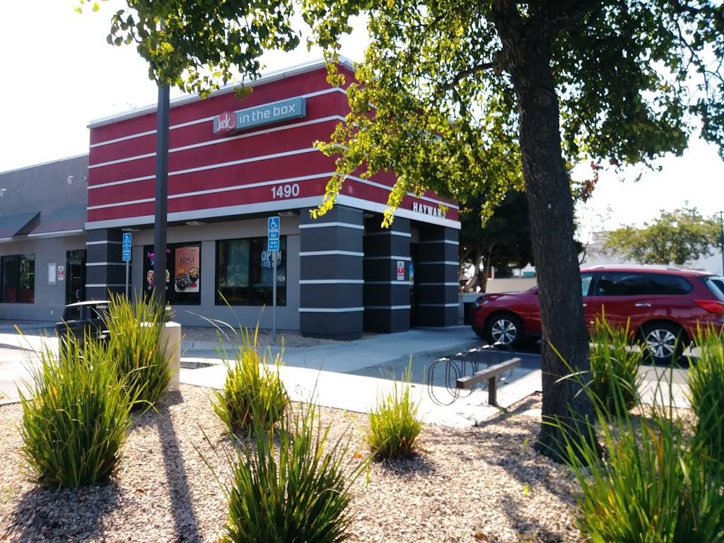 Jack in the Box | restaurant | 1490 W Winton Ave, Hayward, CA 94545, USA | 5102641812 OR +1 510-264-1812