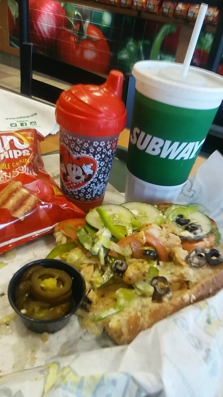 Subway Restaurants | restaurant | 1756 W Lake St, Hanover Park, IL 60133, USA | 6307360180 OR +1 630-736-0180