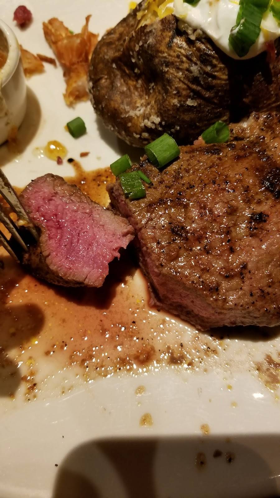 Outback Steakhouse | restaurant | 7731 Five Mile Rd, Cincinnati, OH 45230, USA | 5136248181 OR +1 513-624-8181