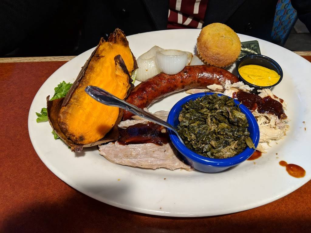 Red Hot & Blue Cherry Hill | restaurant | 2175 NJ-70, Cherry Hill, NJ 08002, USA | 8566657427 OR +1 856-665-7427