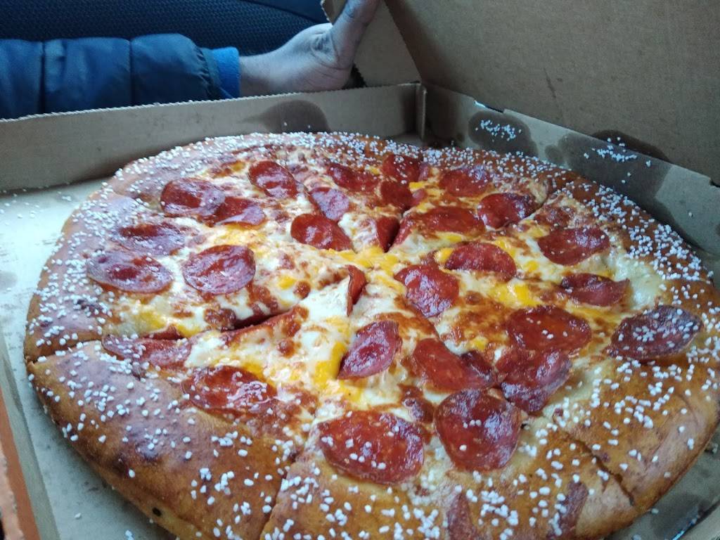 Little Caesars Pizza | meal takeaway | 186 North Ave, Bridgeport, CT 06606, USA | 2036901483 OR +1 203-690-1483