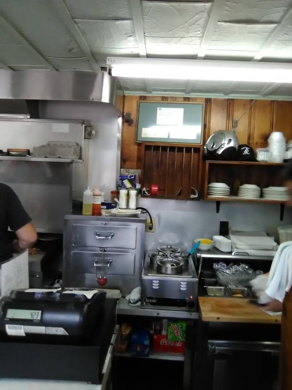 Sandwich Shop | restaurant | 200 E Main St, Pilot Mountain, NC 27041, USA | 3363682289 OR +1 336-368-2289