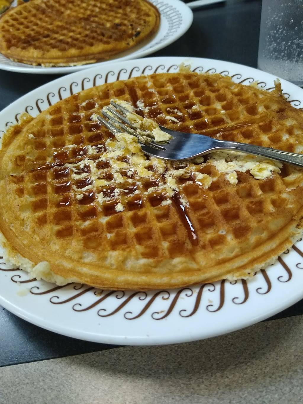 Waffle House | meal takeaway | 1550 Sycamore View Rd, Memphis, TN 38134, USA | 9013779923 OR +1 901-377-9923