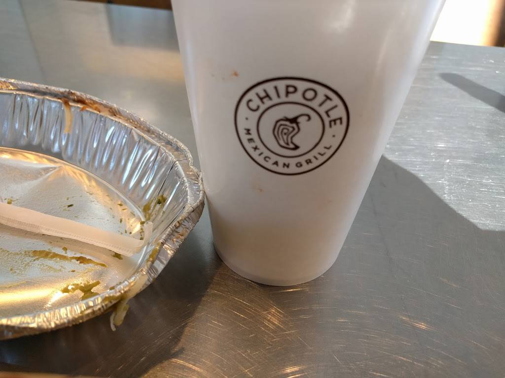 Chipotle Mexican Grill | restaurant | 1923 Springwood Rd, York, PA 17403, USA | 7176503081 OR +1 717-650-3081