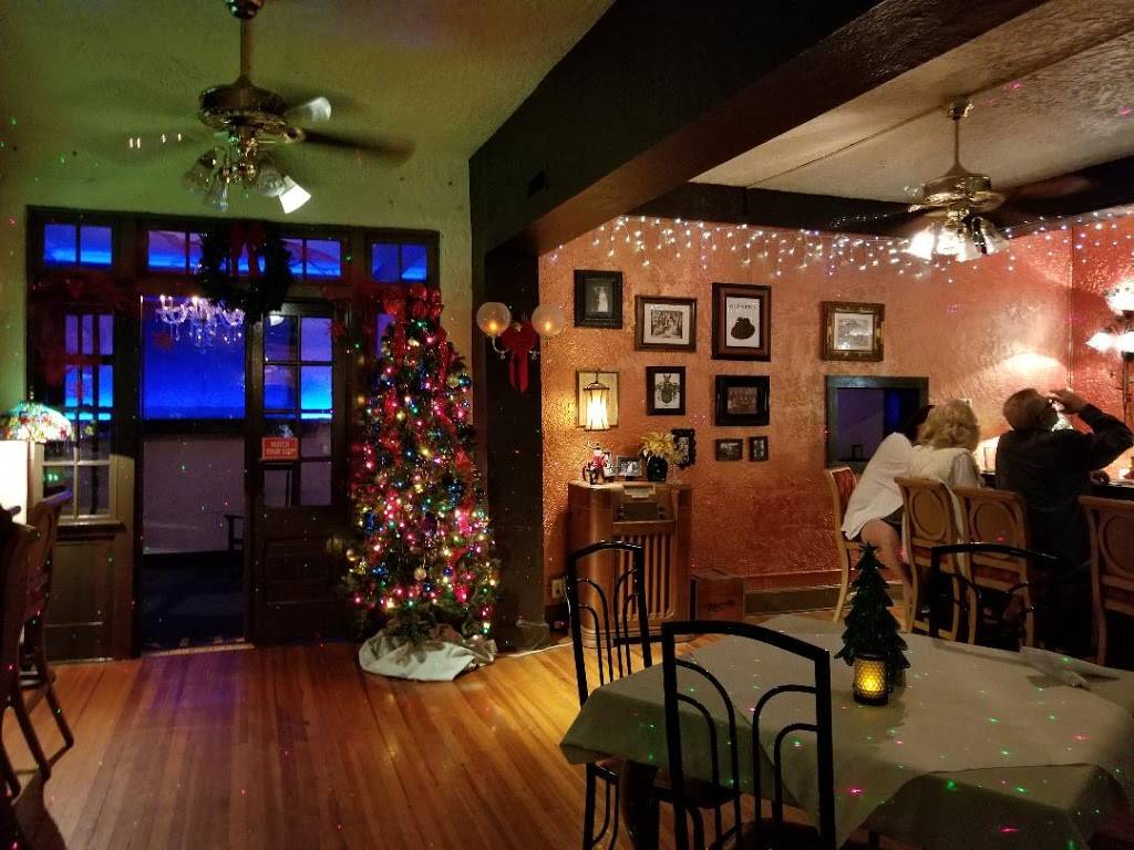 Sinatras Ristorante | restaurant | 355 Cassadaga Rd, Lake Helen, FL 32744, USA | 3862183806 OR +1 386-218-3806