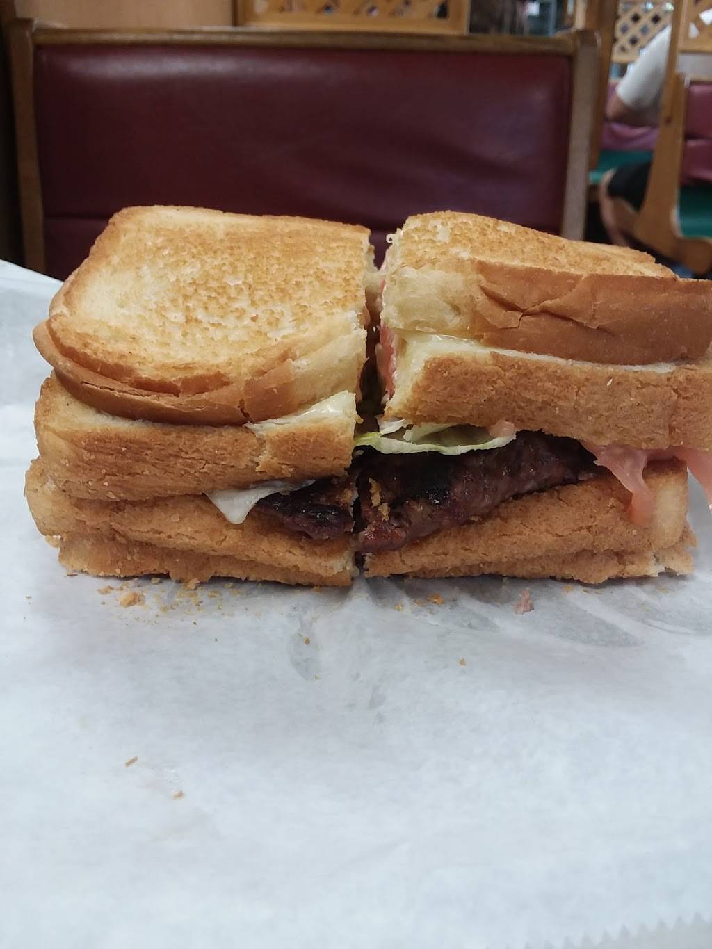 Whippers Pizza | restaurant | 9 Bangor St, Augusta, ME 04330, USA | 2076221471 OR +1 207-622-1471