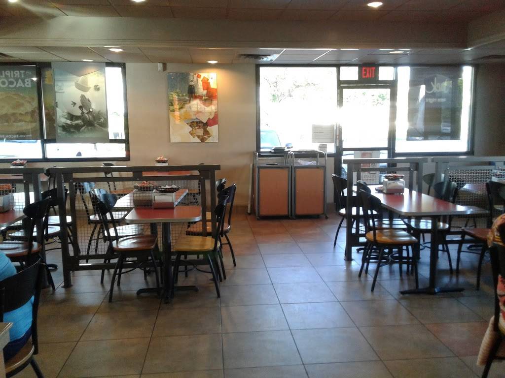 Jack in the Box | restaurant | 402 W E San Ysidro Blvd, San Ysidro, CA 92173, USA | 6194280731 OR +1 619-428-0731