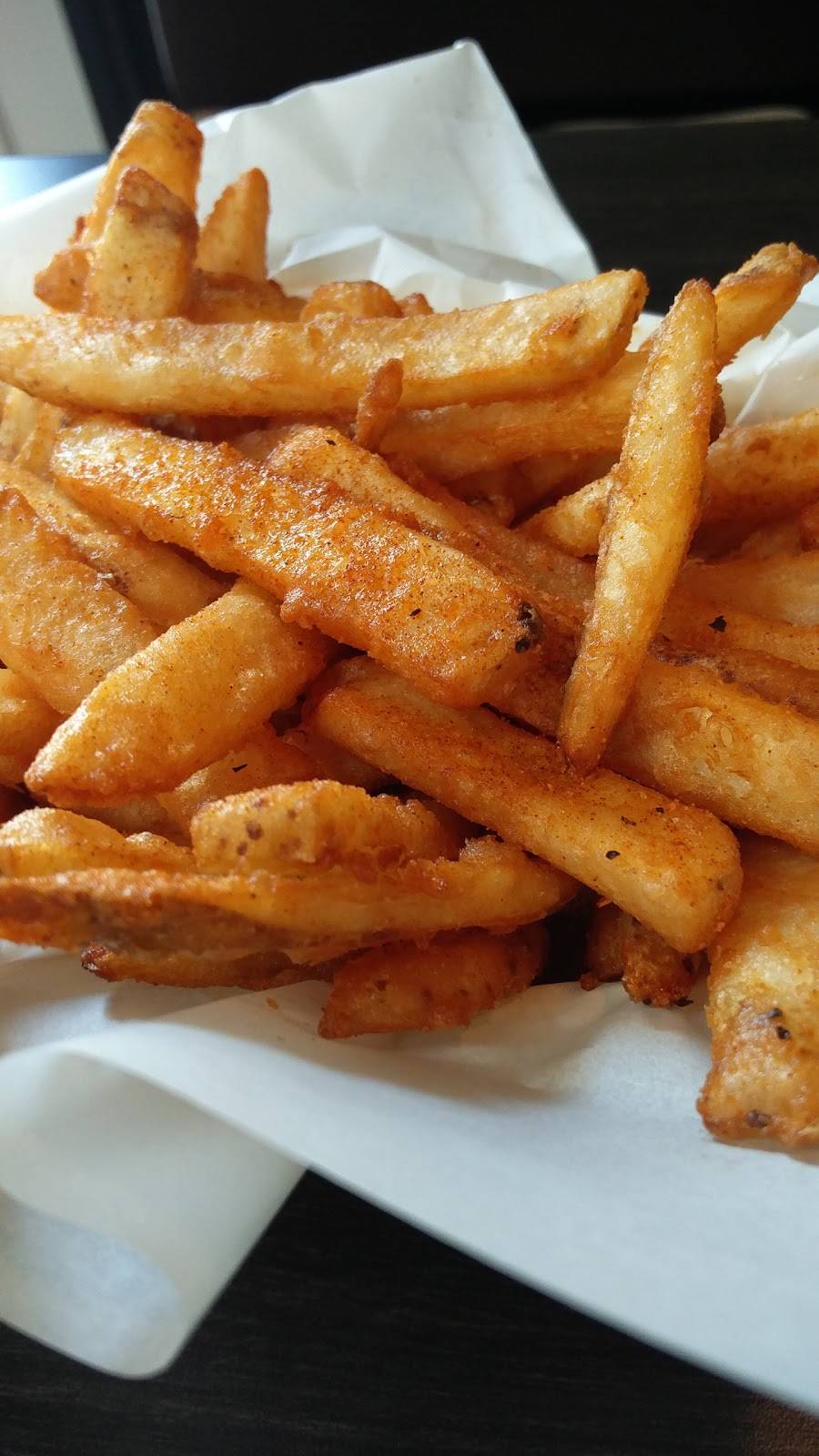 Deli Delicious | restaurant | 1600 Marion St, Kingsburg, CA 93631, USA | 5594199071 OR +1 559-419-9071