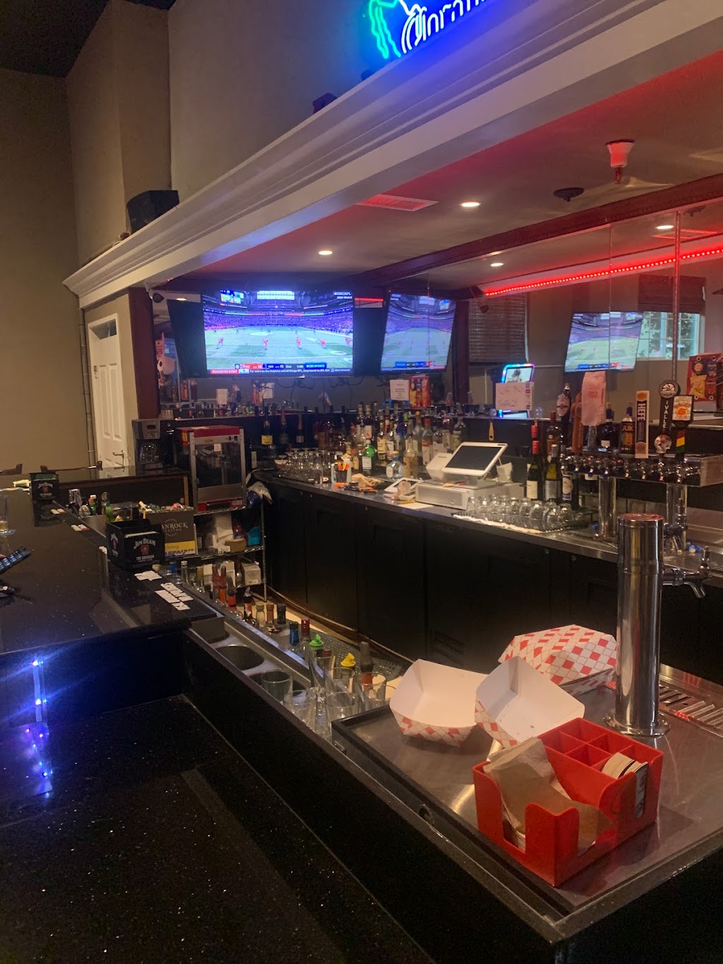 Traffic Bar & Grill | restaurant | 3709 Mount Diablo Blvd, Lafayette, CA 94549, USA | 9253104117 OR +1 925-310-4117