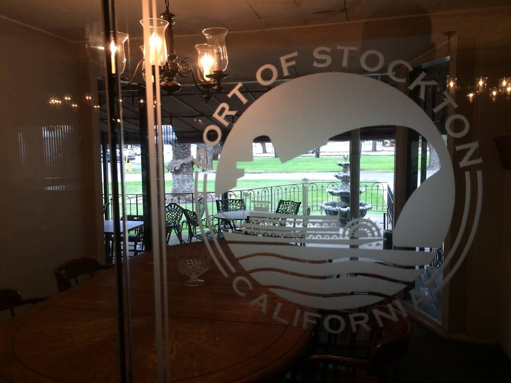 The Shipyard Portside Food and Drink | restaurant | 2305 W Washington St, Stockton, CA 95203, USA | 2098158668 OR +1 209-815-8668