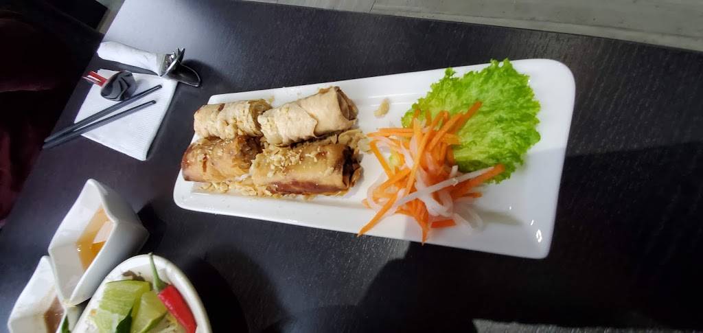 Phở Sơn | restaurant | 100-2319 Keele St, North York, ON M6M 4A1, Canada | 4169013437 OR +1 416-901-3437