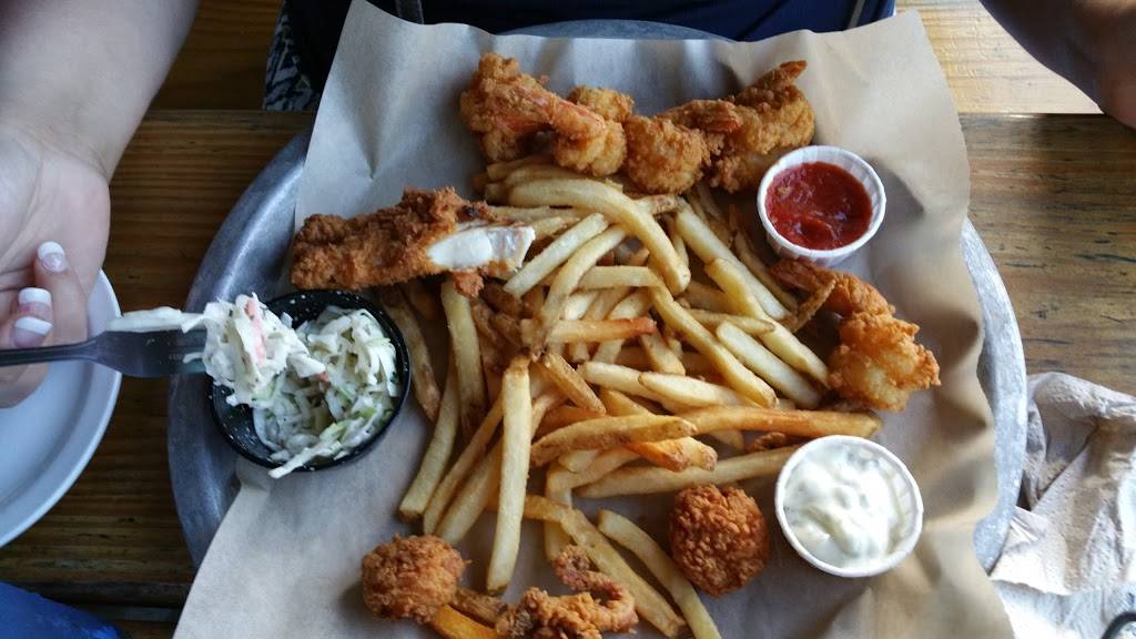 Joes Crab Shack | restaurant | 504 E River St, Savannah, GA 31401, USA | 9122321830 OR +1 912-232-1830