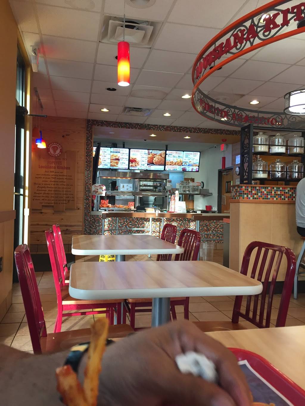 Popeyes Louisiana Kitchen | restaurant | 14901 N Florida Ave, Tampa, FL 33613, USA | 8132644711 OR +1 813-264-4711