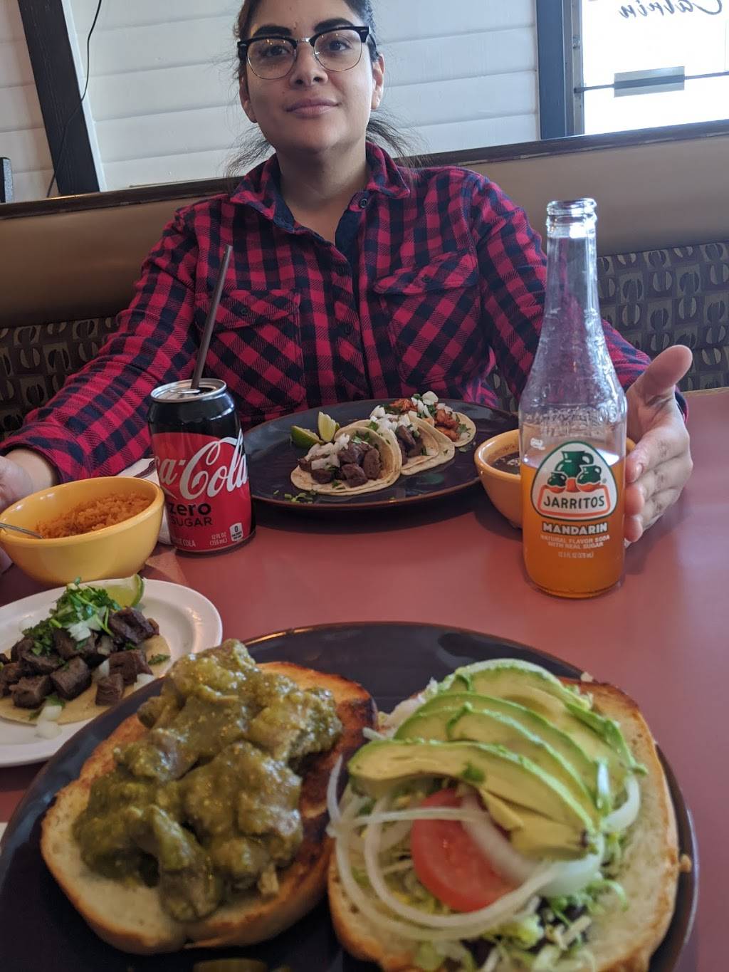 El Catrin | restaurant | 9641 15th Ave SW suite a, Seattle, WA 98106, USA | 2067086341 OR +1 206-708-6341