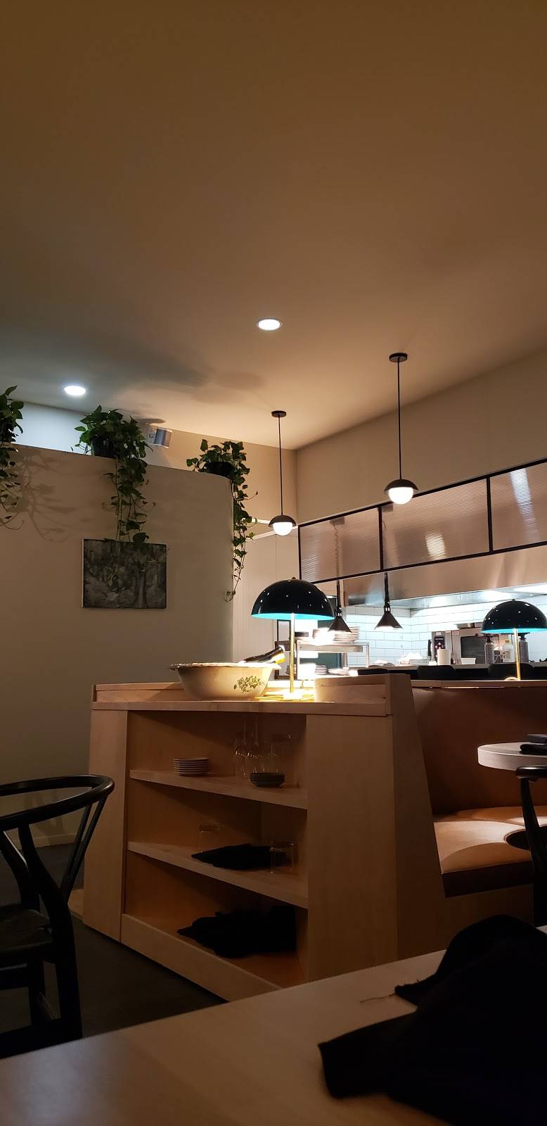 Valentine | restaurant | 70 Rue Principale, Granby, QC J2G 2T4, Canada | 4507775947 OR +1 450-777-5947