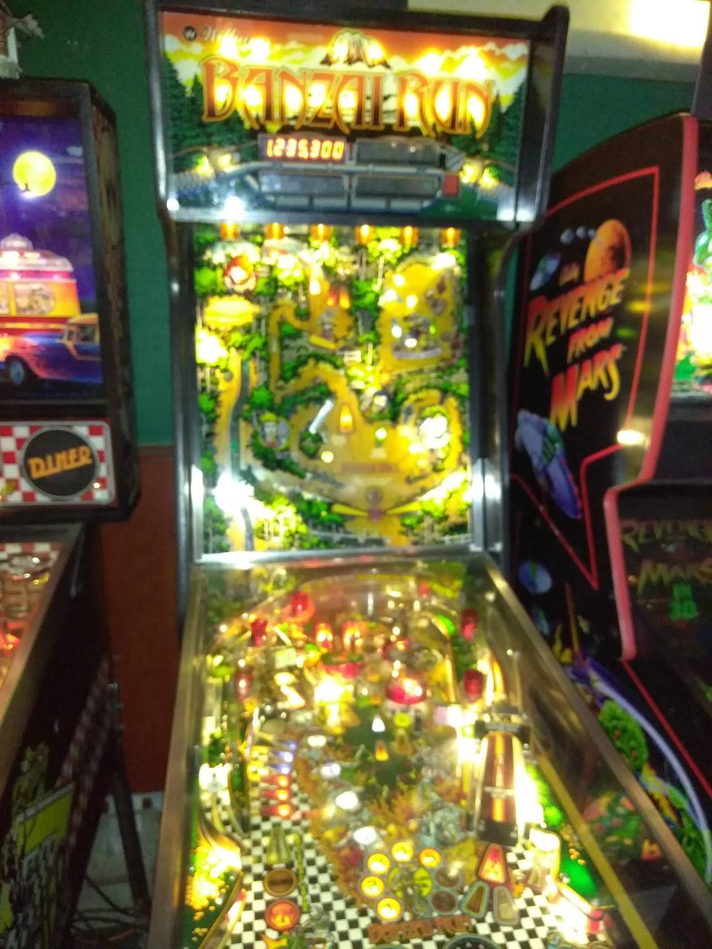 Premier Lanes | restaurant | 33151 23 Mile Rd, New Baltimore, MI 48047, USA | 5867252228 OR +1 586-725-2228