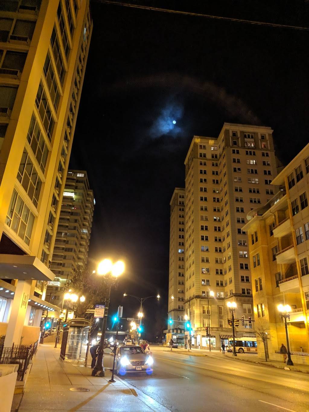 Starbucks | cafe | 1070 W Bryn Mawr Ave, Chicago, IL 60660, USA | 7732711998 OR +1 773-271-1998