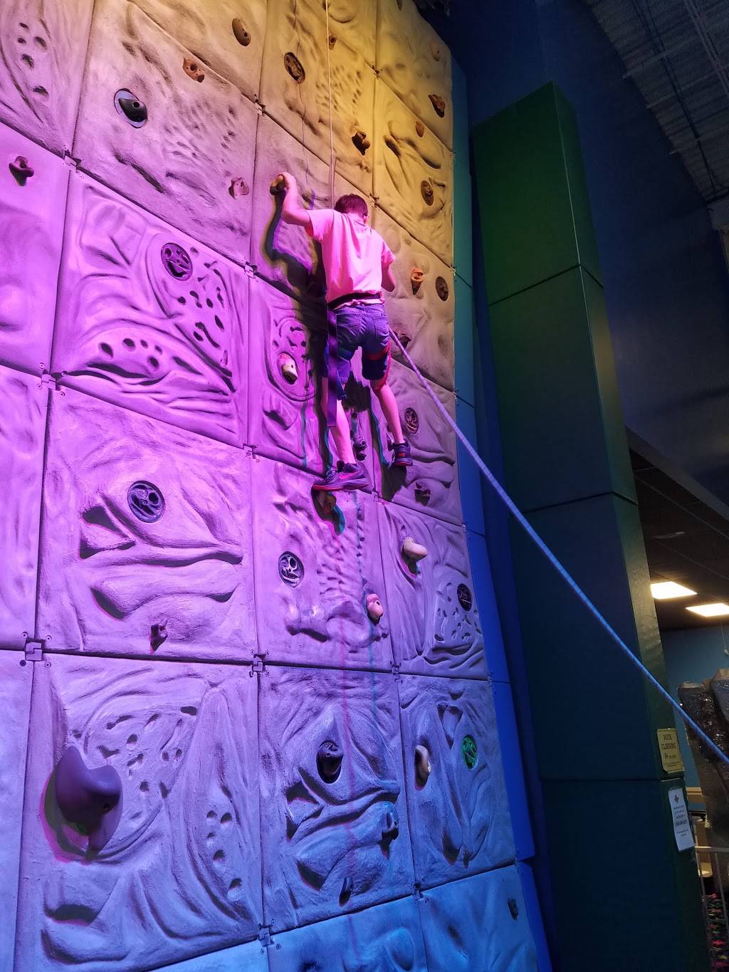 Fun Land of Fredericksburg | restaurant | 1351 Central Park Blvd, Fredericksburg, VA 22401, USA | 5407856700 OR +1 540-785-6700