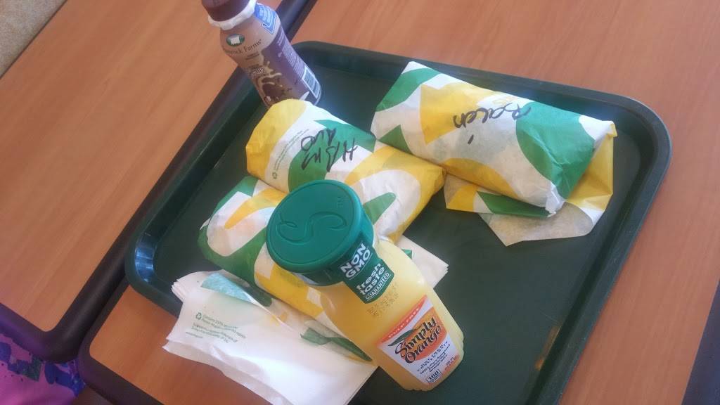 Subway | restaurant | 2689 Cochran St, Simi Valley, CA 93065, USA | 8055810406 OR +1 805-581-0406