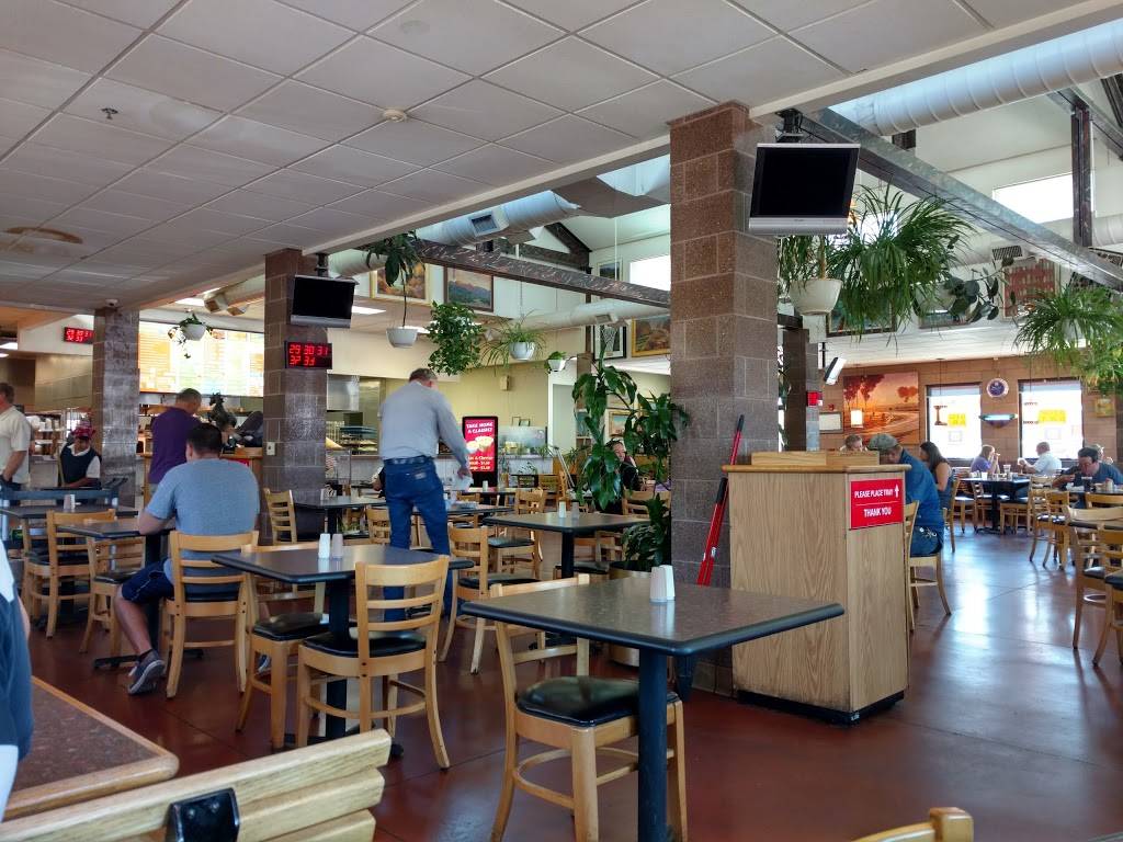 Golden Pride East | restaurant | 10101 Central Ave NE, Albuquerque, NM 87123, USA | 5052933531 OR +1 505-293-3531