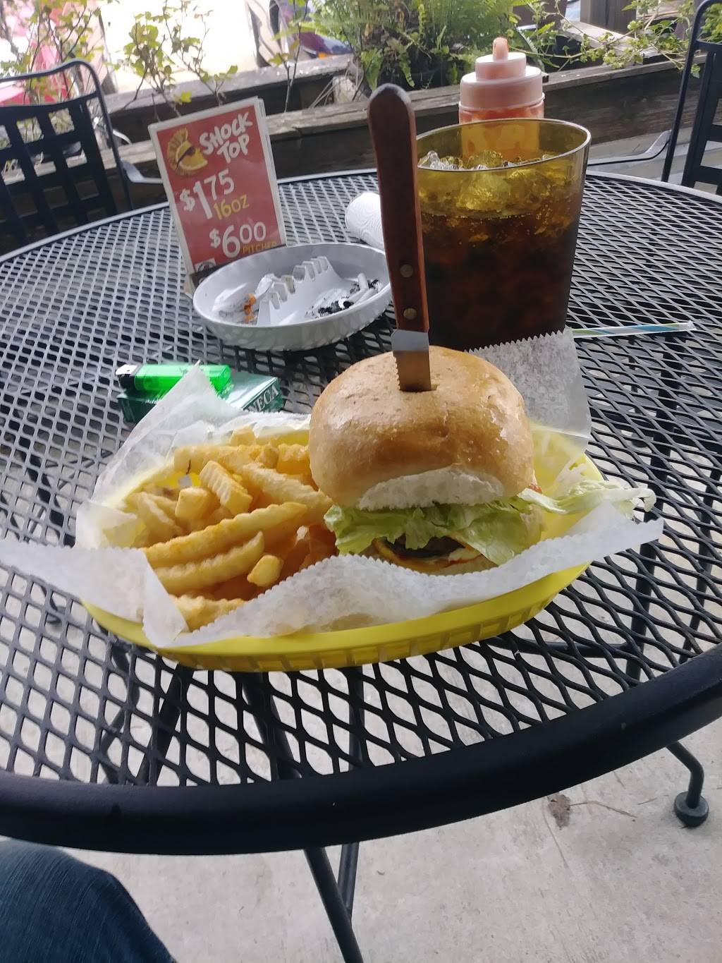 Crawfish Barn | restaurant | 3190 US-80, Pearl, MS 39208, USA | 6019407536 OR +1 601-940-7536