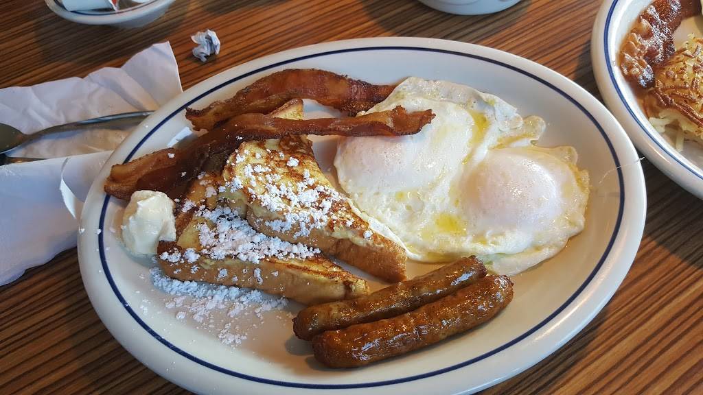 IHOP | bakery | 1215 N Woodland Blvd, DeLand, FL 32720, USA | 3867362868 OR +1 386-736-2868