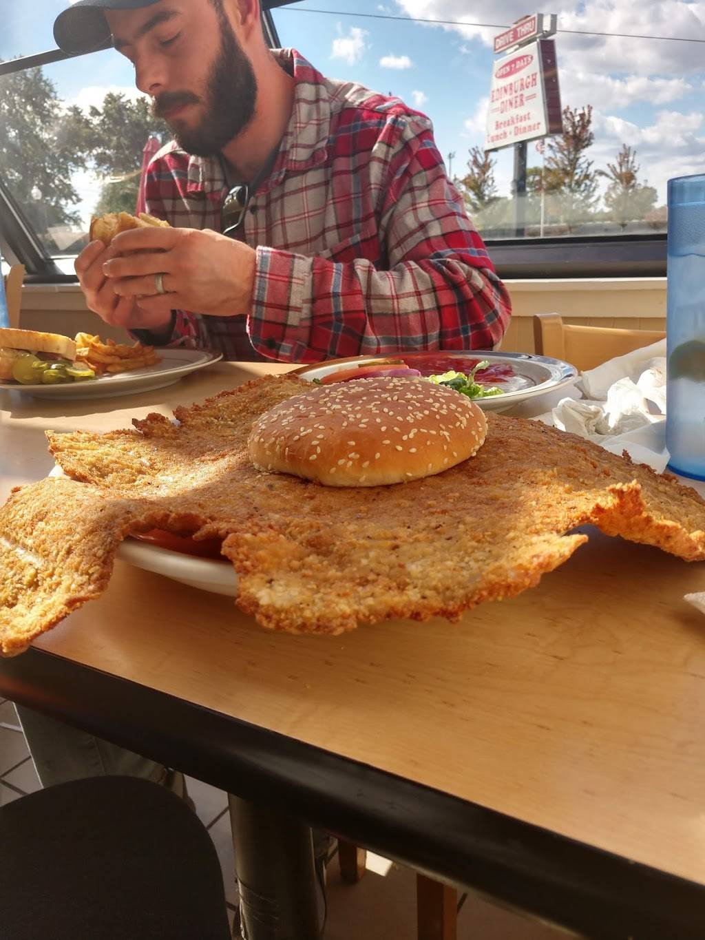 The Edinburgh Diner | restaurant | 413 S Eisenhower Dr, Edinburgh, IN 46124, USA | 8127035086 OR +1 812-703-5086