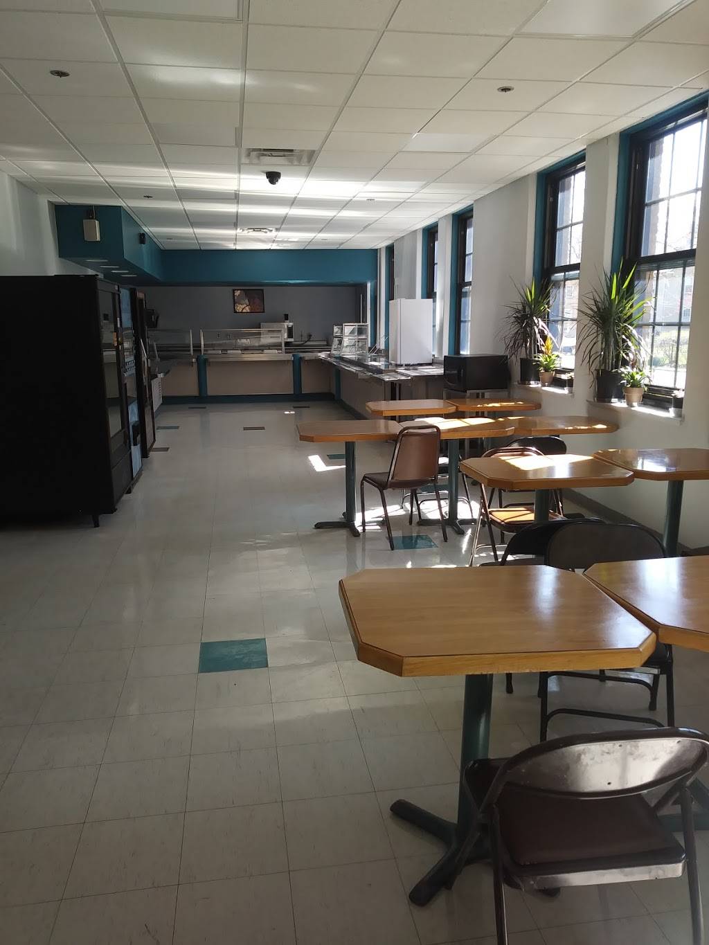 Cafe Premier | restaurant | 12200 Fairhill Rd, Cleveland, OH 44120, USA | 2165717375 OR +1 216-571-7375